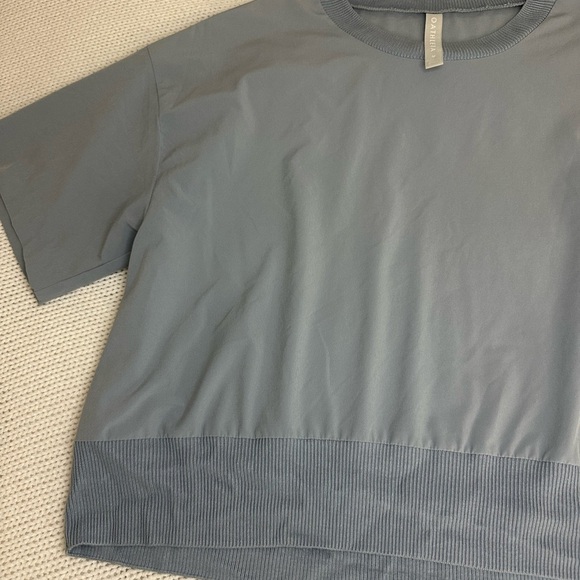 Athleta Ice Blue Zephyr Crop Tee Size M - Picture 9 of 13